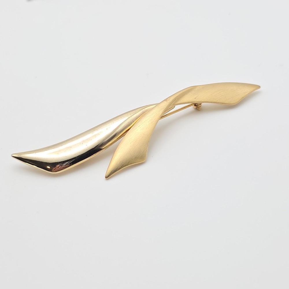 Vtg Signed TONA Brooch Pin Ribbon Striking Polished & Brushed Gold Plate 3.5"
